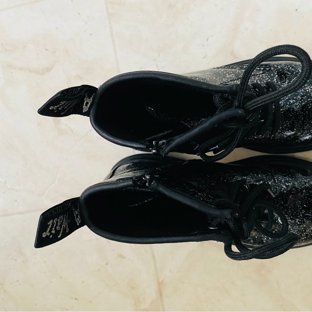 $75 Dr. Martens Junior 1460 Black Cosmic Silver Glitter Lace Up Zipper Boots 2 - Picture 7 of 13